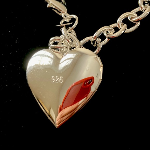 🌟Silver Chunky Heart Pendant Bracelet - Picture 3 of 4